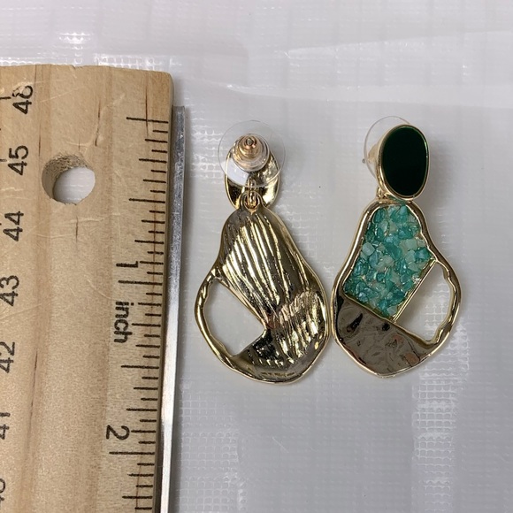 4/$10 Green and Gold Dangle Earrings - Picture 2 of 3